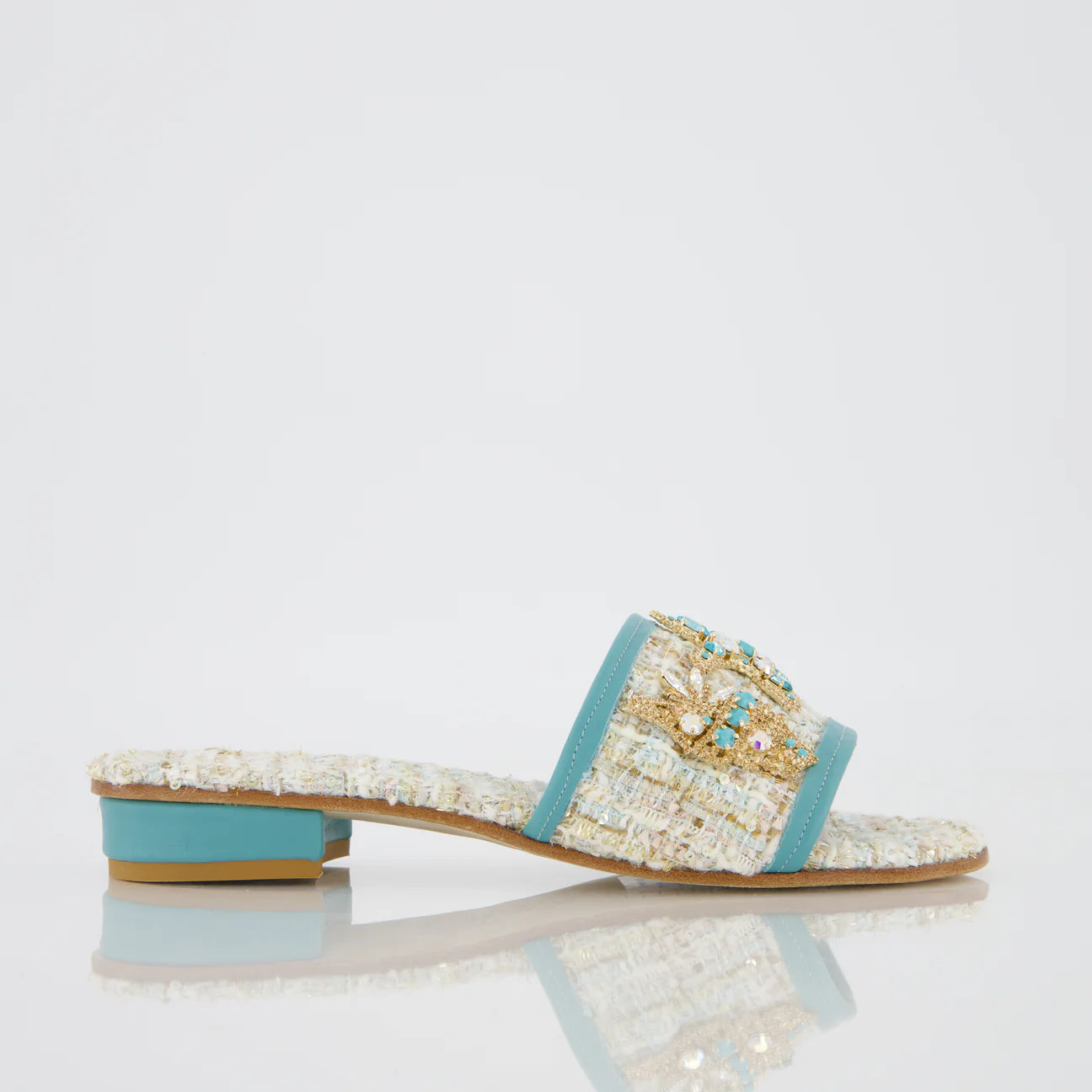 Sandalo in tessuto con accessori marini
